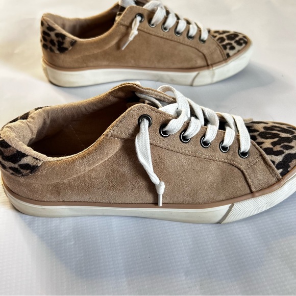 Very G Cheetah Print Sneakers Women's Size 9 EUC - Picture 7 of 7